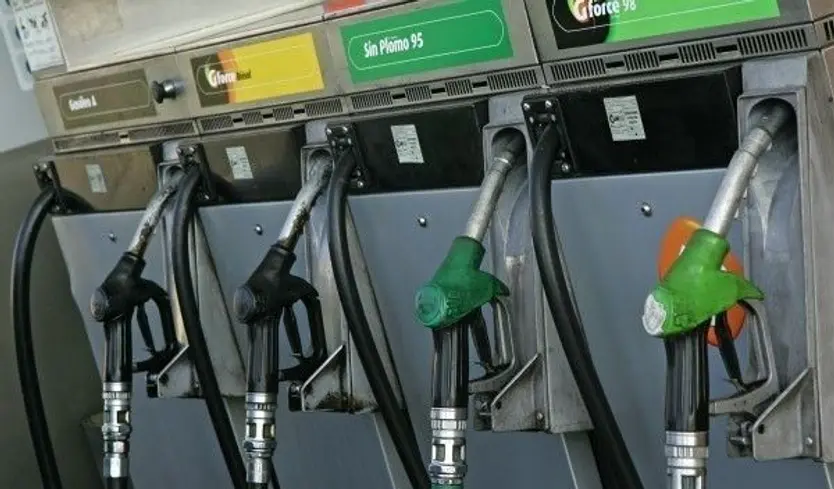 El precio de la gasolina se mantiene y el diésel cae ligeramente