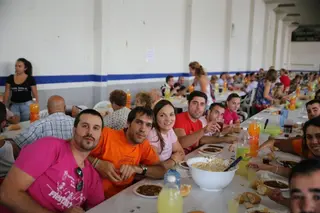 Caldereta popular en Villares de la Reina
