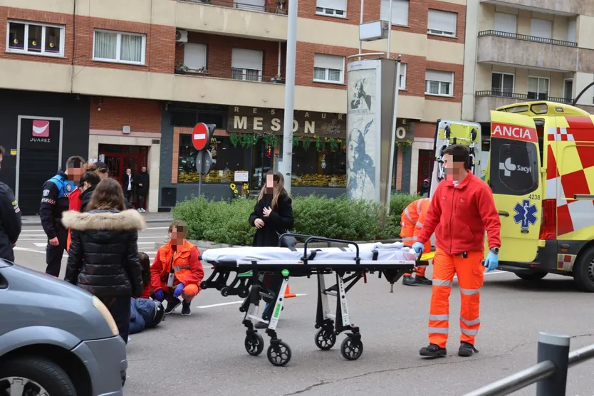 Un motorista herido en la rotonda de la UDS