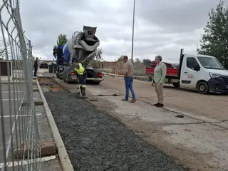 Obras en la calle Villares de Carbajosa de la Sagrada. 