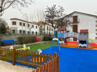 Lumbrales, nuevo parque infantil (1)