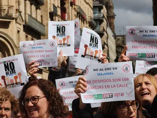 Posibles trabajadores afectados por el ERE de Majorel se manifiestan en Salamanca | Anass Álvarez