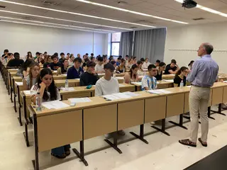 Los nervios, la concentración y la presión asaltan la Universidad de Salamanca con el comienzo de la PAU 2026