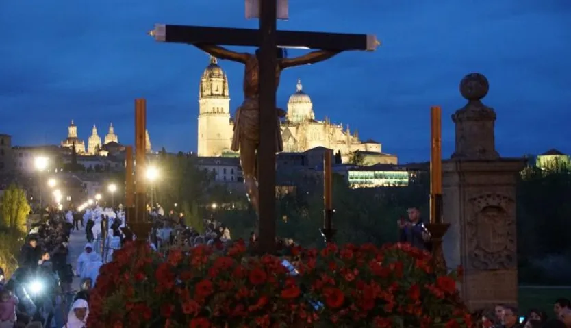 Procesión de la Hermandad del Cristo del Amor y de la Paz. Foto: Juanes