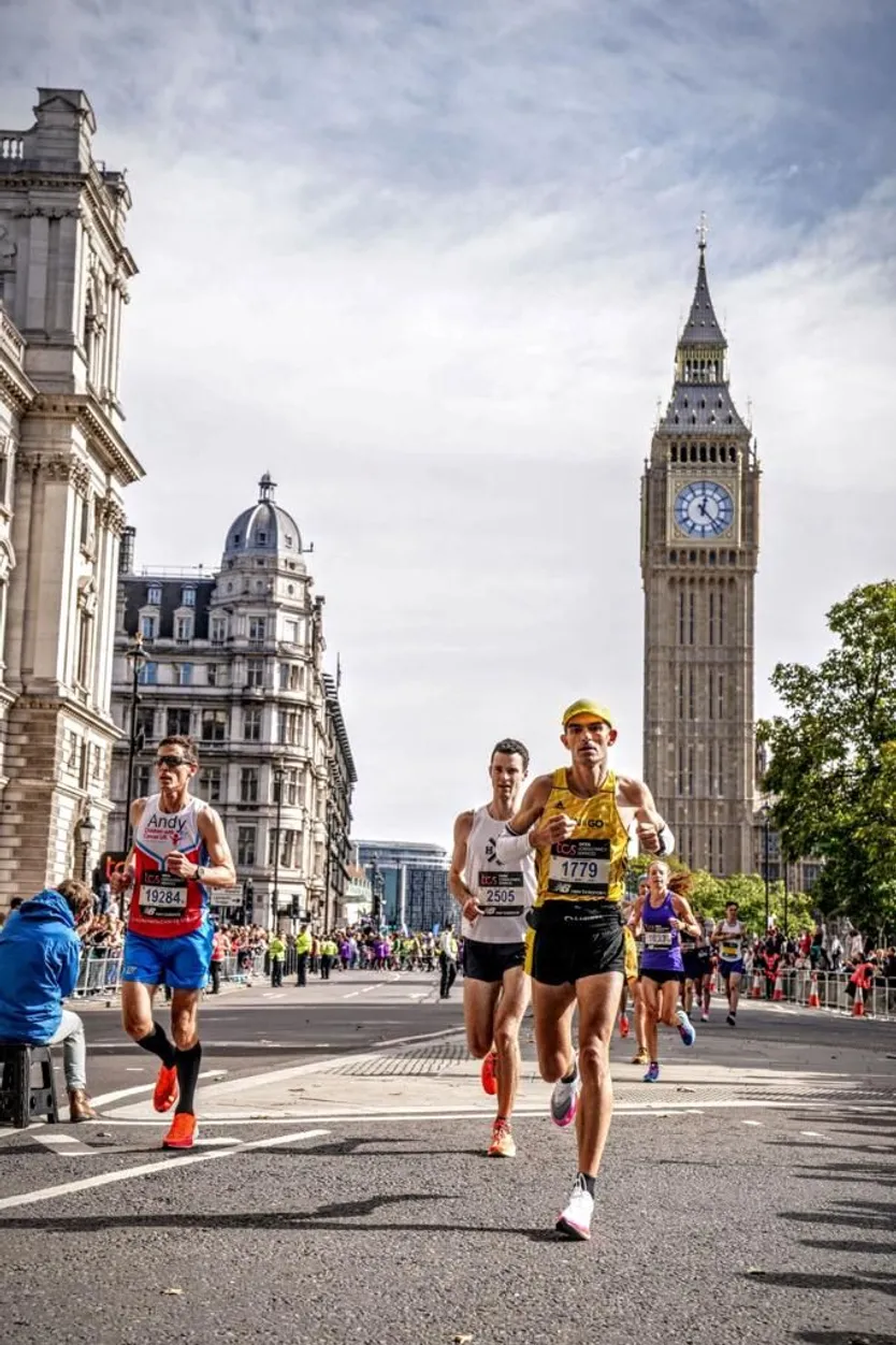 Julio César en el Maratón de Londres 2022