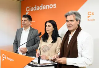 En el centro, Gloria Bañeres