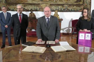 Enrique Cabero toma posesión como vicerrector de Promoción y Coordinación