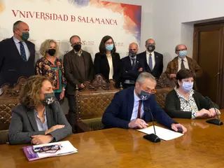En la rueda de prensa estaba presente todo el actual equipo de Gobierno de la Universidad