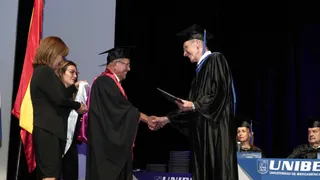 El decano de Medicina de la USAL, José Carretero González, doctor 'honoris causa' por la Universidad de Iberoamérica