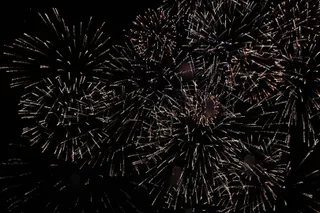 Fuegos artificiales entorno al Puente Romano
