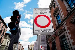 Una señal indicativa de Madrid Central en una vía de la capital, a 11 de mayo de 2021, en Madrid (España). - A. Pérez Meca - Europa Press - Archivo