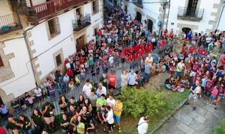 Medio año de cárcel por golpear con una lata de cerveza a su pareja y un amigo
