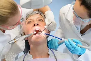 El Ayuntamiento convoca una nueva edición del programa para mejorar la salud bucodental de personas mayores