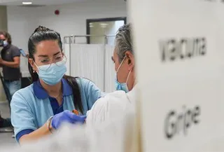 Vacuna frente a la gripe | Eduardo Briones - Europa Press