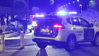 Un turismo choca contra una farola de madrugada en Cabrerizos