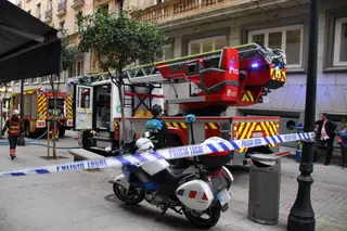 Incendio de una vivienda en la calle Rector Lucena (5)