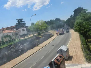 Pequeño Incendio En Tejares