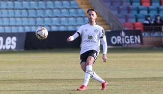 Álex Menéndez, jugador del Salamanca CF UDS | FOTO SALAMANCA24HORAS.COM