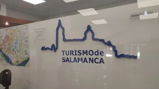 Oficina de Turismo de Salamanca. Turistas, turismo, gente, vacaciones, verano. Archivo (3)