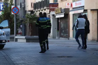 Policías locales en Azafranal (1)