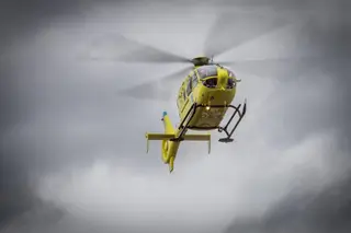 Uno de los últimos vuelos de la médico del helicóptero del 061, decana de Europa, Charo Rua, en el helipuerto del Hospital Provincial de Conxo, a 7 de marzo de 2025, en Santiago de Compostela, A Coruña, Galicia (España). - Agostime - Europa Press