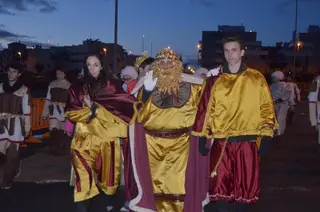 Las ganas de ver a los Magos vencen al intenso frío