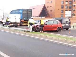 Accidente farola avenida saavedra y fajardo