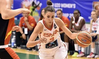 Laura Quevedo, oro con la sub-20, susto y mejor quinteto