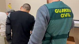 Desarticulado en Bizkaia un grupo criminal dedicado a estafar por Internet | Guardia Civil