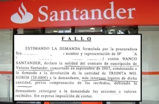Primera sentencia favorable para una clienta que invirtió en Valores Santander
