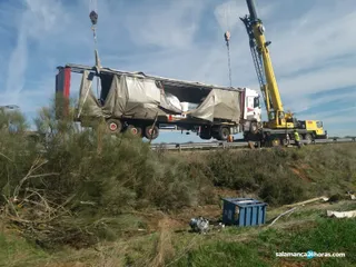 Camión volcado