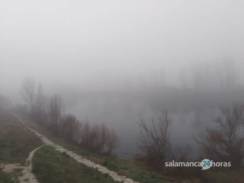 Niebla en el río Tormes en la mañana de este lunes, 17 de febrero. S24H.