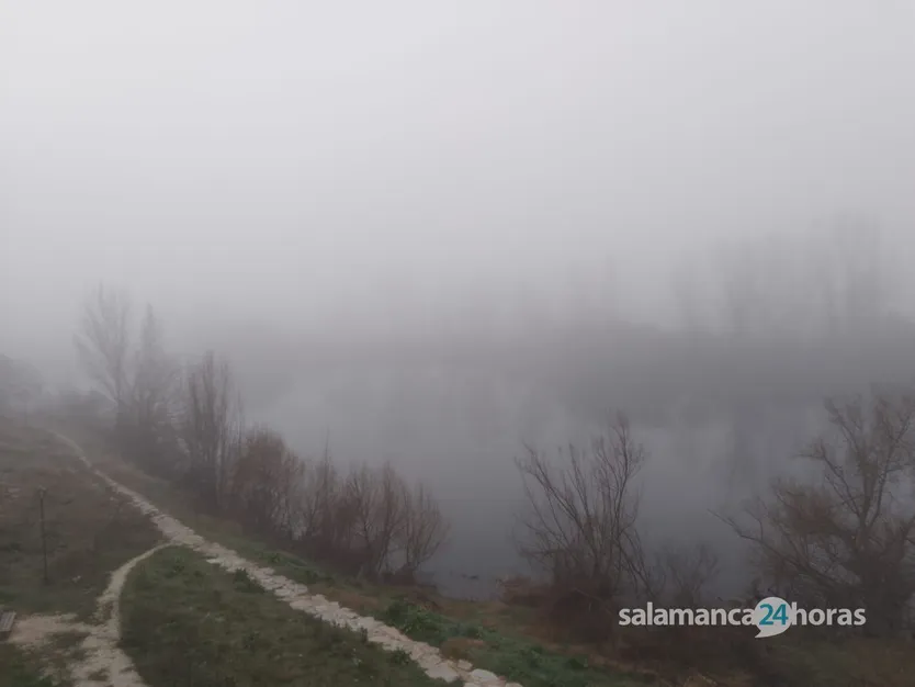 Niebla en el río Tormes en la mañana de este lunes, 17 de febrero. S24H.