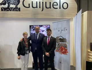 Una representación del Ayuntamiento de Guijuelo en Fitur