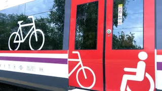 Renfe permitirá llevar bicicletas sin desmontar en trenes Avant y crea el billete “Tren + Bici” en servicios de Media Distancia