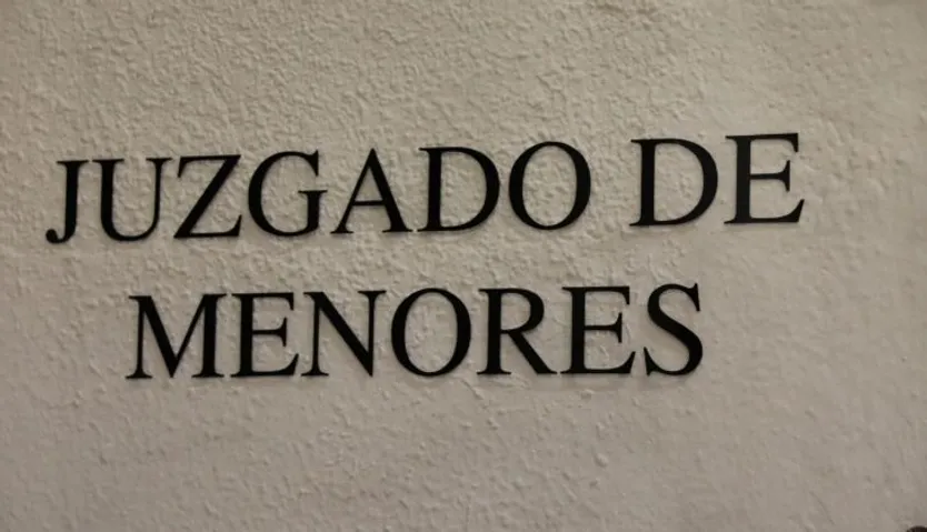 Cartel de Juzgado de Menores