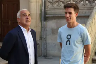 Mario García Romo, junto al diputado de Deportes Jesús María Ortiz | FOTO ANDREA MATEOS