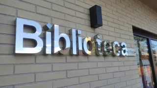 Biblioteca de Castellanos de Moriscos.