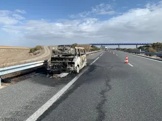 Se incendia un coche mientras circulaba por la A-50