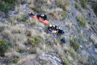 Rescate de montaña. Foto de archivo