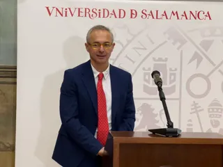 El rector Ricardo Rivero en una foto de archivo donde dio a conocer el balance académico del 2023. Foto USAL