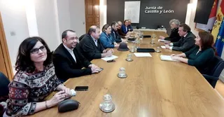 Junta y Gobierno se reúnen para tratar la recuperación de la tasa de reposición en la administración pública