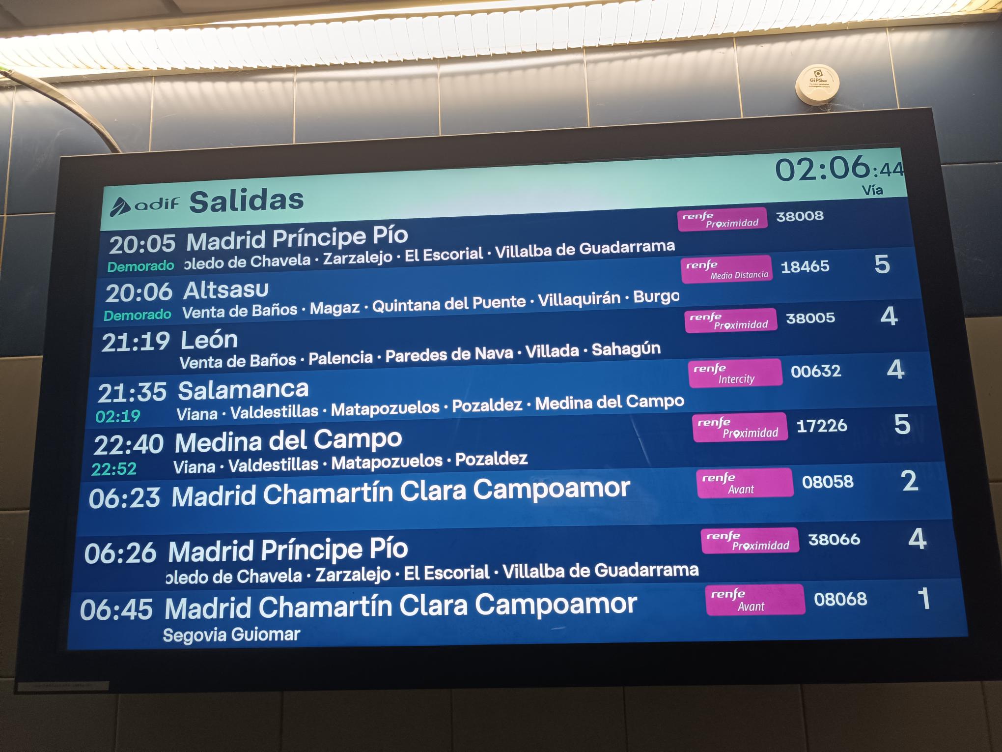 Imagen De La Pantalla Donde Se Especifica El Retraso Del Tren Con Destino Salamanca