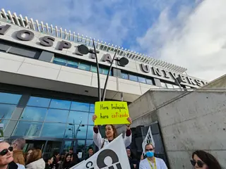 Los médicos se concentran en Salamanca a las puertas del CAUSA por la huelga de facultativos. Foto de archivo