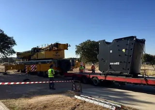 La llegada de la trituradora, nuevo paso en el proceso de construcción de la mina de uranio
