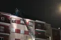 Los Bomberos Del Ayuntamiento De Salamanca Realizando Unas Comprobaciones Sobre El Tejado De Un Edificio En La Calle Honduras