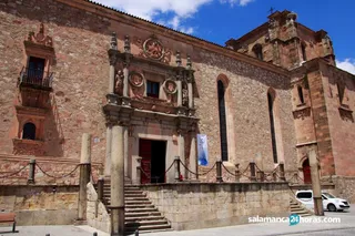 Colegio Arzobispo Fonseca, fachada. Foto de archivo