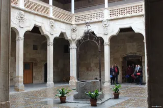 Patio claustro casa conchas