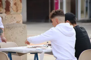 Inicio de fiestas en Carbajosa con la apertura de las casetas en el recinto ferial y juegos en la plaza del ayuntamiento para los niños