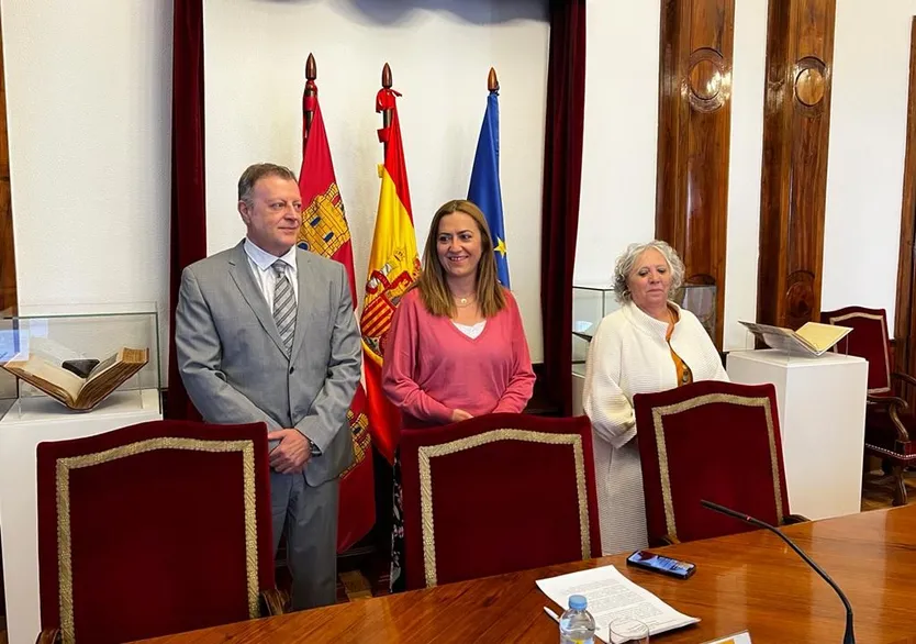 La&nbsp;delegada del Gobierno en Castilla y León, Virginia Barcones, la subdelegada del Gobierno en Salamanca, Encarnación Pérez y el&nbsp;delegado territorial de la Aemet en la Comunidad, Manuel Mora.&nbsp;